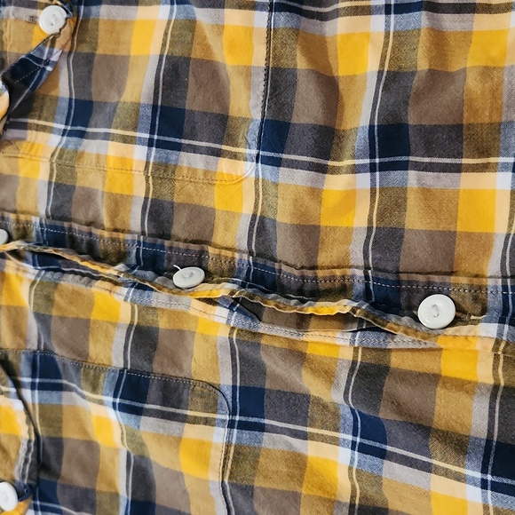 Men's Plaid Button-Up Shirt - Picture 2 of 3